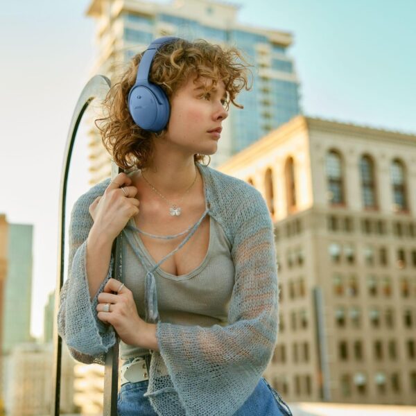 bose quietcomfort 藍牙耳機,附主動式耳罩式降噪和麥克風的無線耳機,深沉低音,長達 24 小時的播放時間,藍色黃昏 限量版顏色