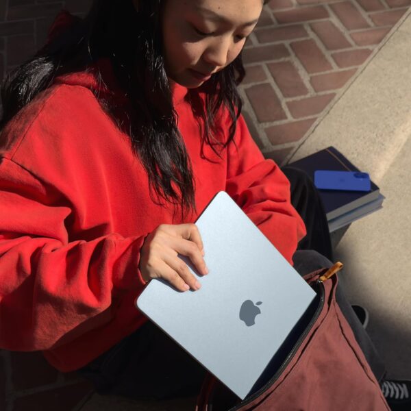 apple 2025 macbook air 13 吋筆記型電腦,附 m4 晶片,16gb 統一記憶體,1tb ssd 儲存空間 銀色
